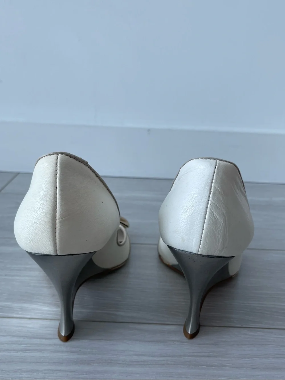 Browns White Genuine Leather Peep-Toe Bow Pumps Silver Wedge Heel Size 40